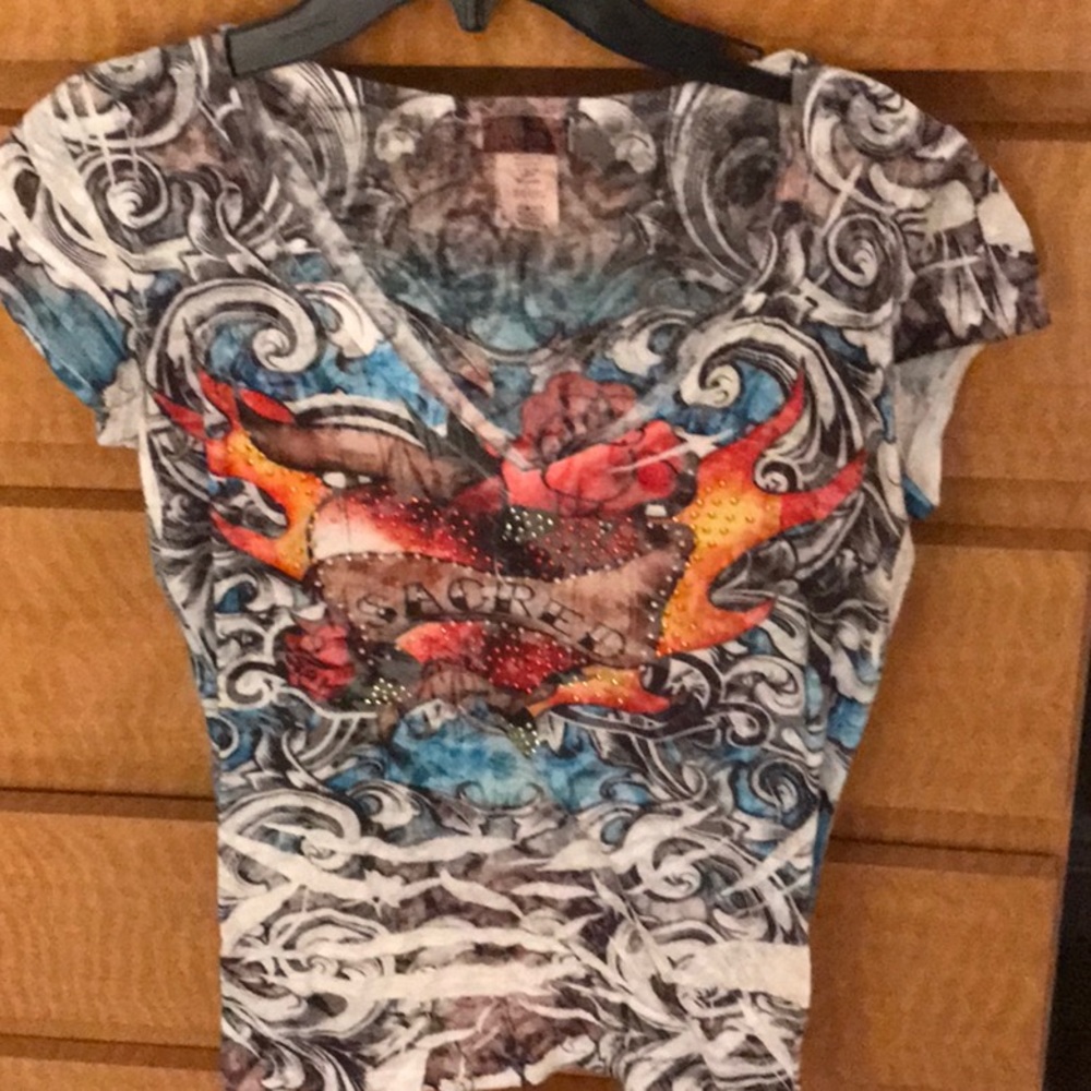 Short sleeve embellished v-neck